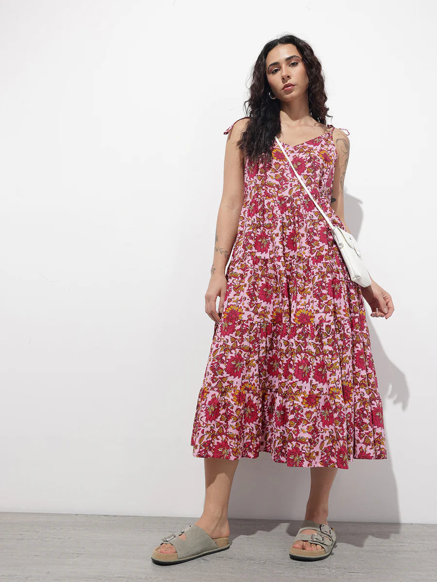 Noe Velarro Pink Shoulder Strapes
Fit & Flared Cotton Dress