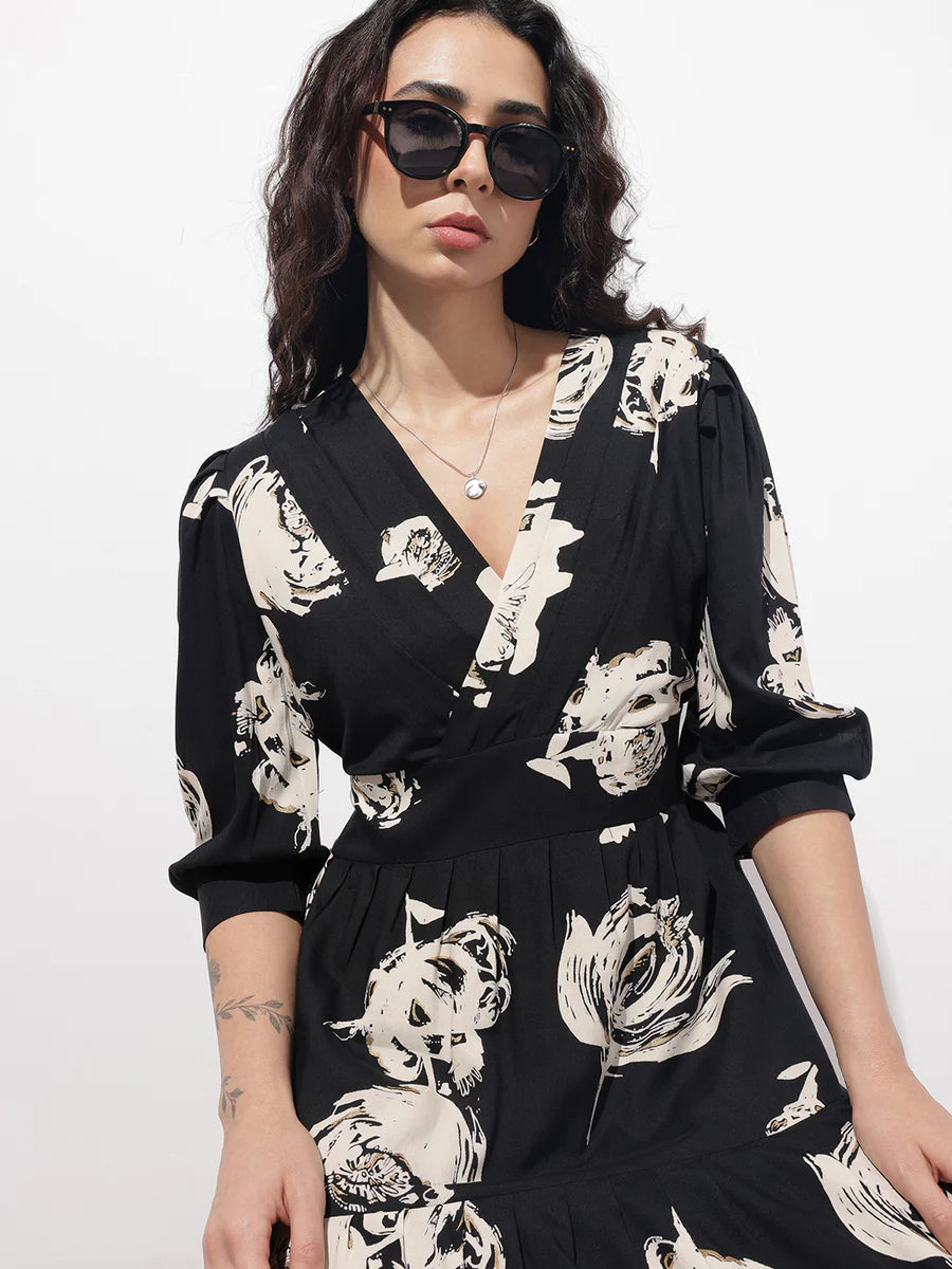 Noe Velarro Black V-Neck Midi Rayon Dress