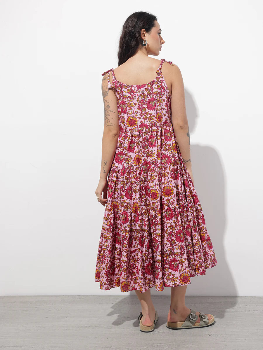 Noe Velarro Pink Shoulder Strapes
Fit & Flared Cotton Dress