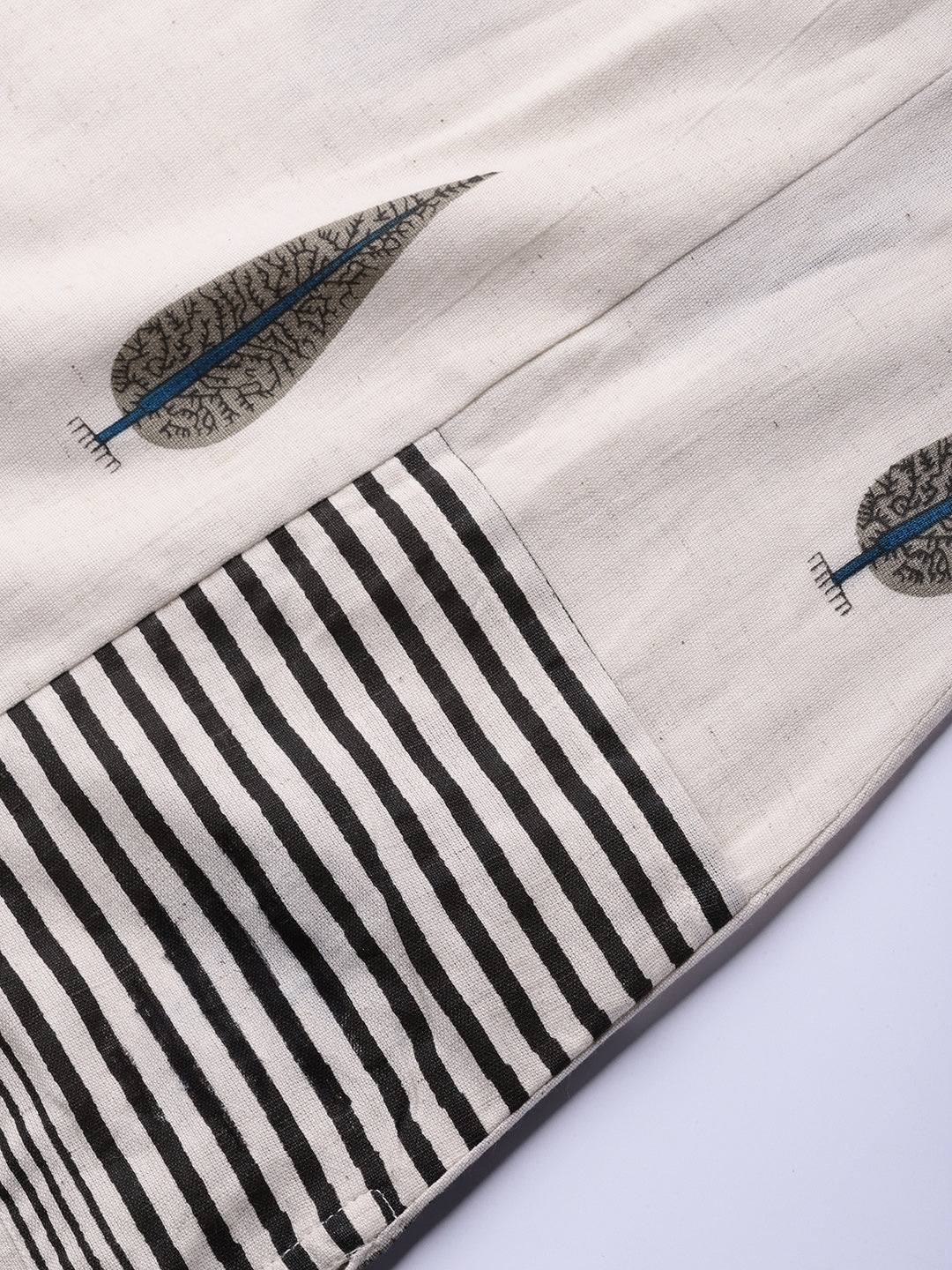 Noe Velarro Women's Off White Regular A-Line Calf Long Kurta