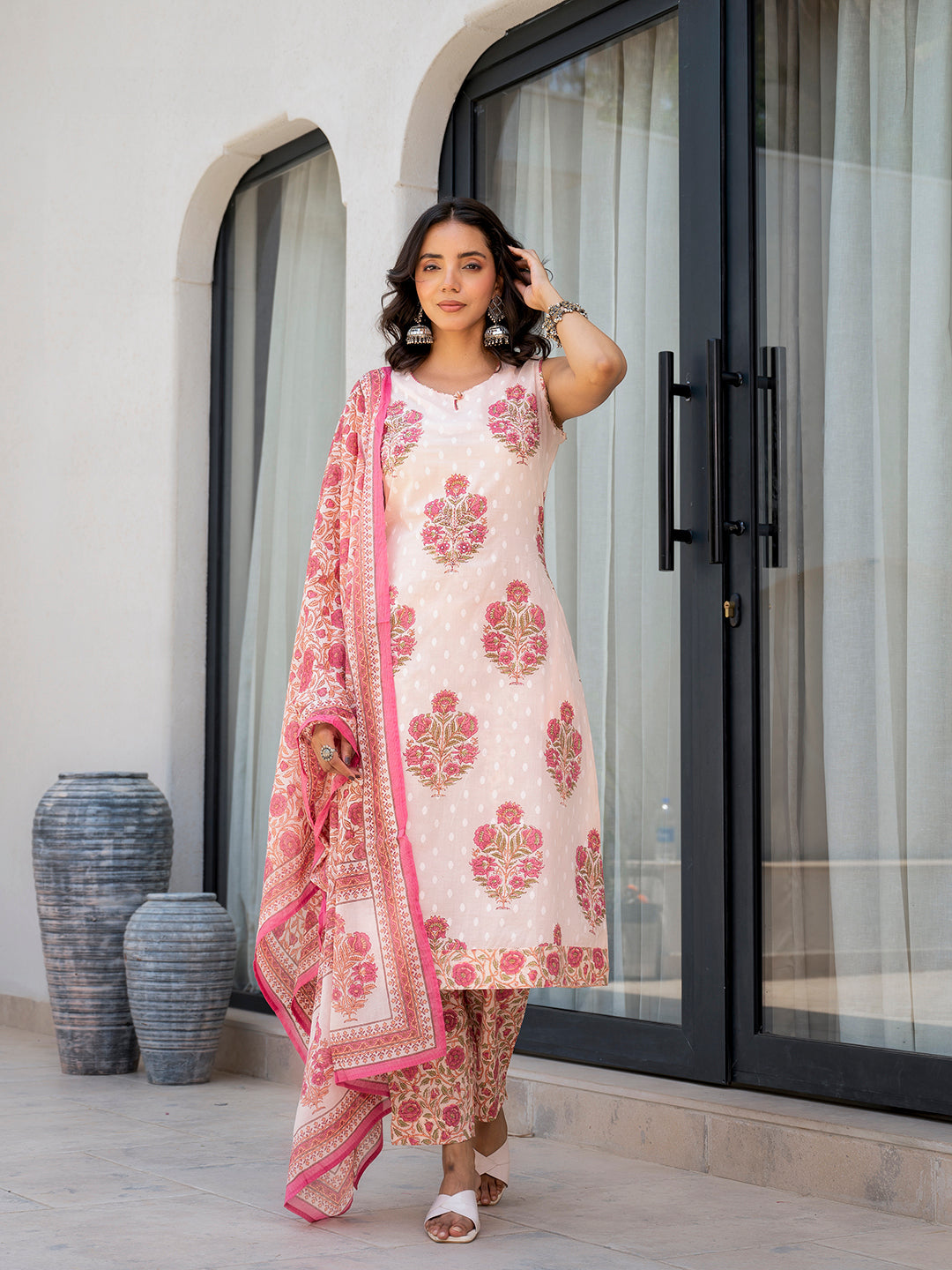 Noe Velarro Pink Floral Printed Cotton Straight Fit Kurta Pant Set