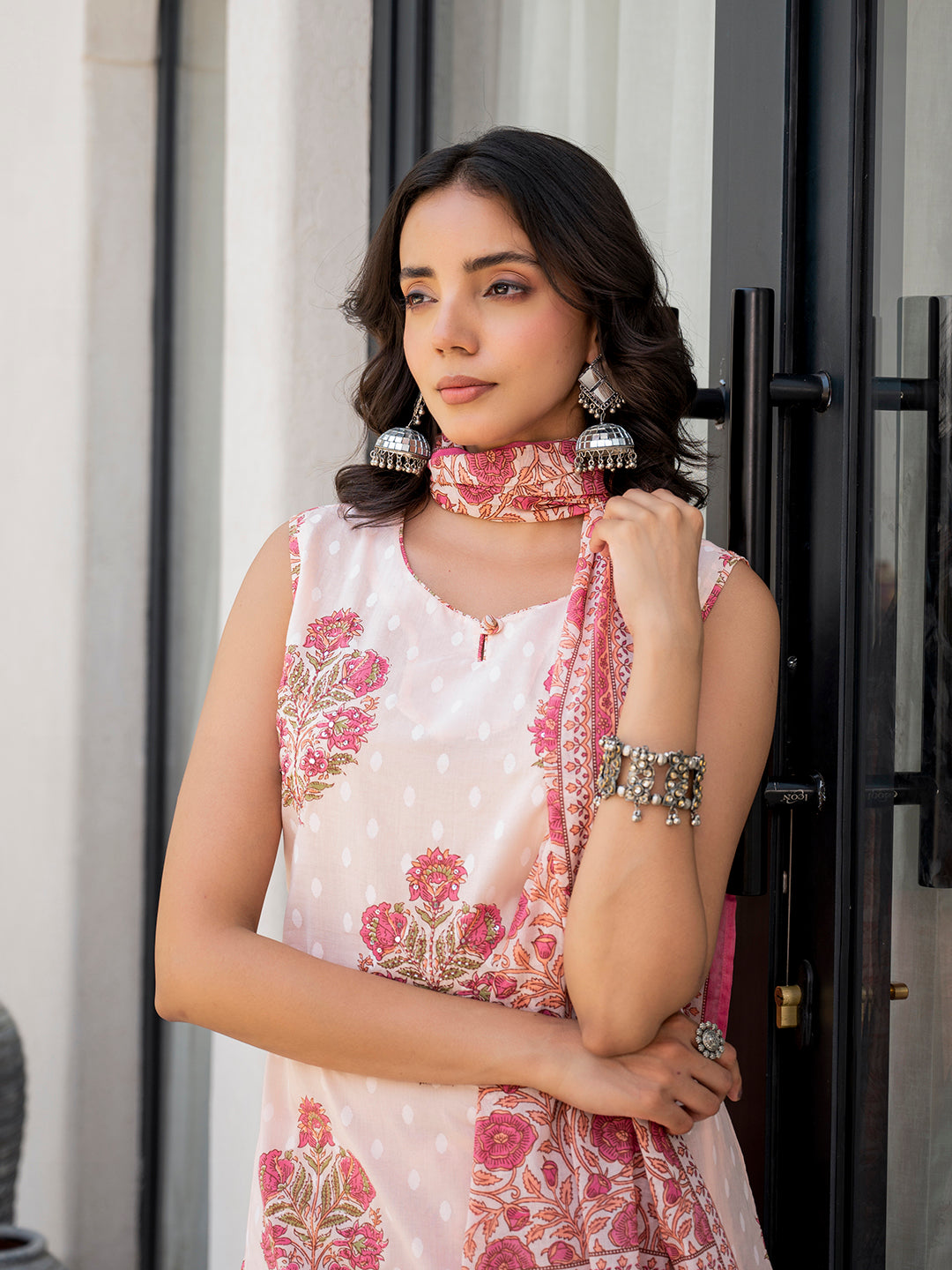 Noe Velarro Pink Floral Printed Cotton Straight Fit Kurta Pant Set
