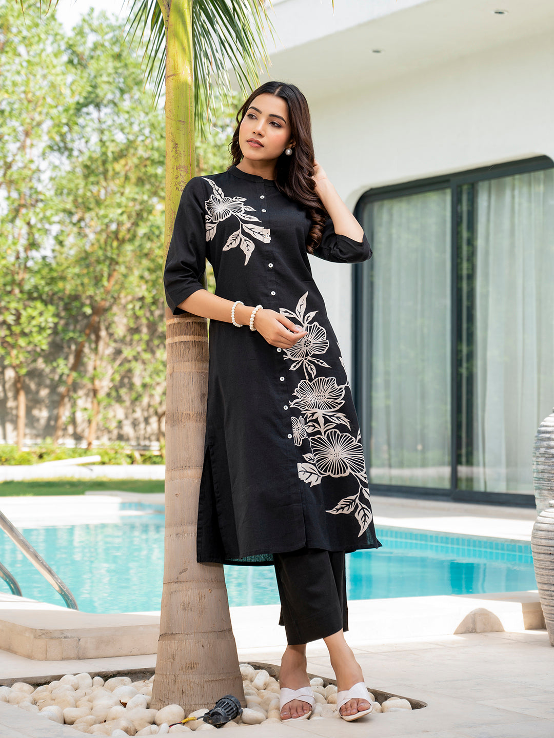 Noe Velarro Black Floral Printed Cotton A-line Fit Kurta Pant Set