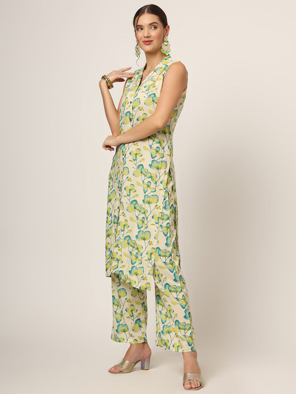 Noe Velarro Cream Printed Rayon Fabric Straight Kurta