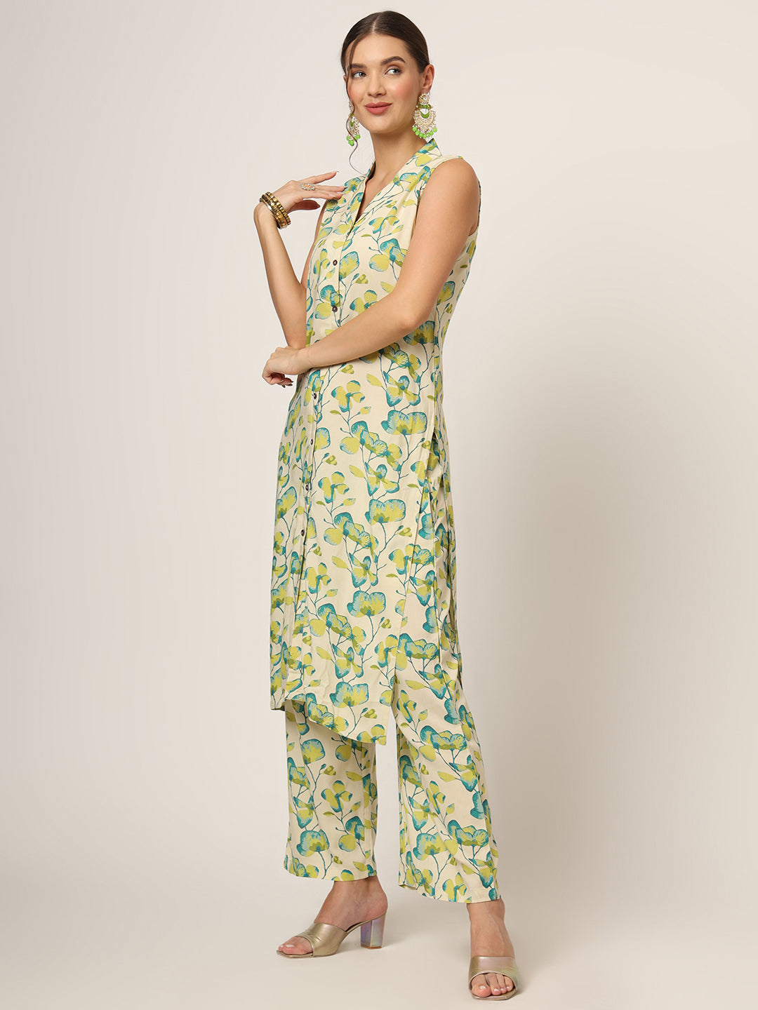 Noe Velarro Cream Printed Rayon Fabric Straight Kurta