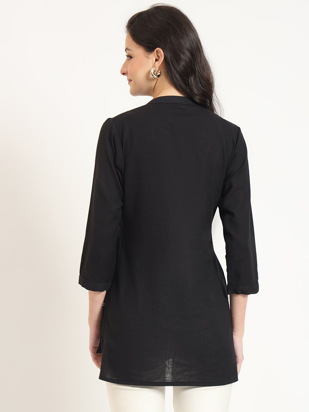 Noe Velarro Black Embroidery Cotton Fabric Satraight Top