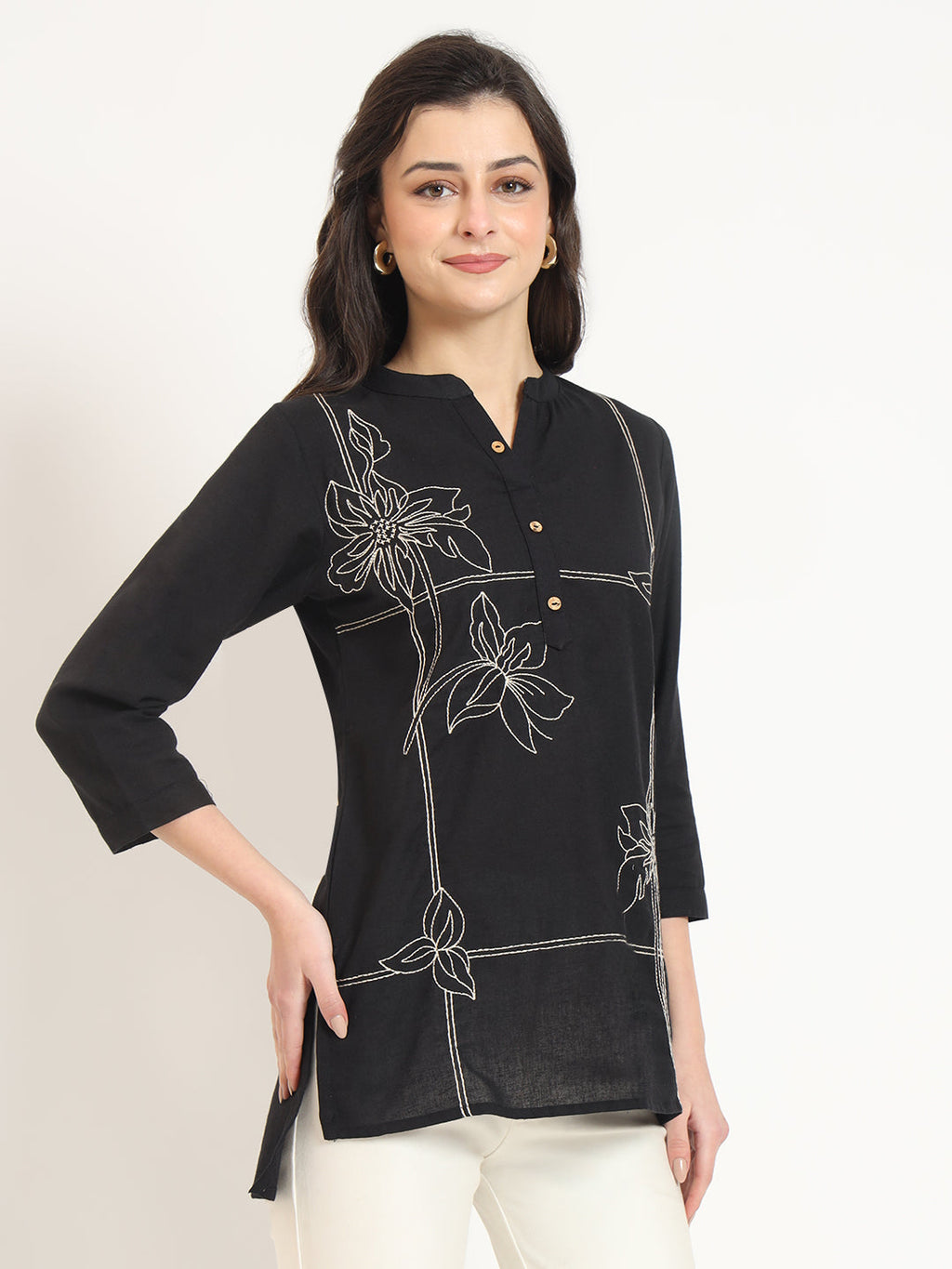 Noe Velarro Black Embroidery Cotton Fabric Satraight Top