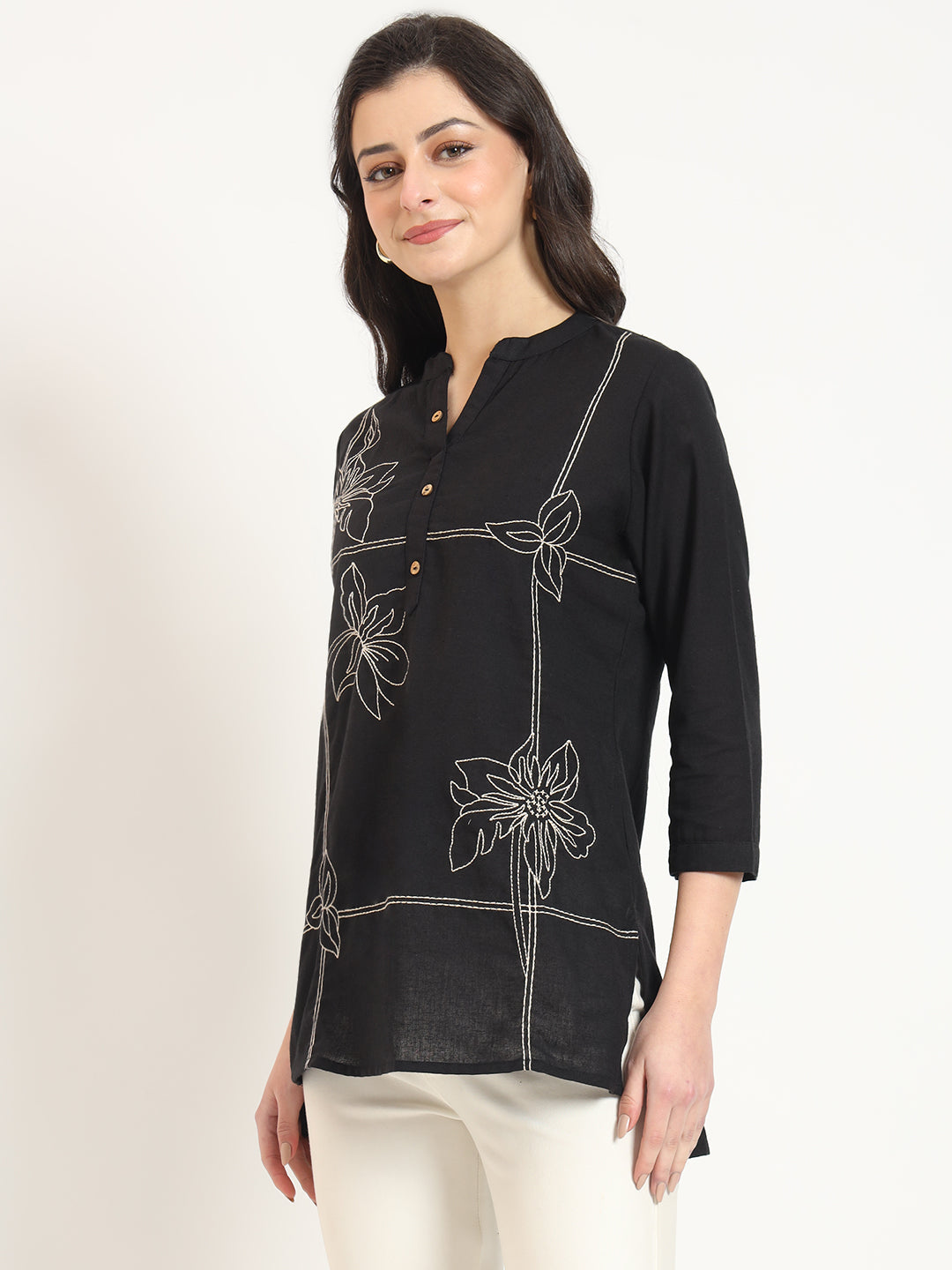 Noe Velarro Black Embroidery Cotton Fabric Satraight Top