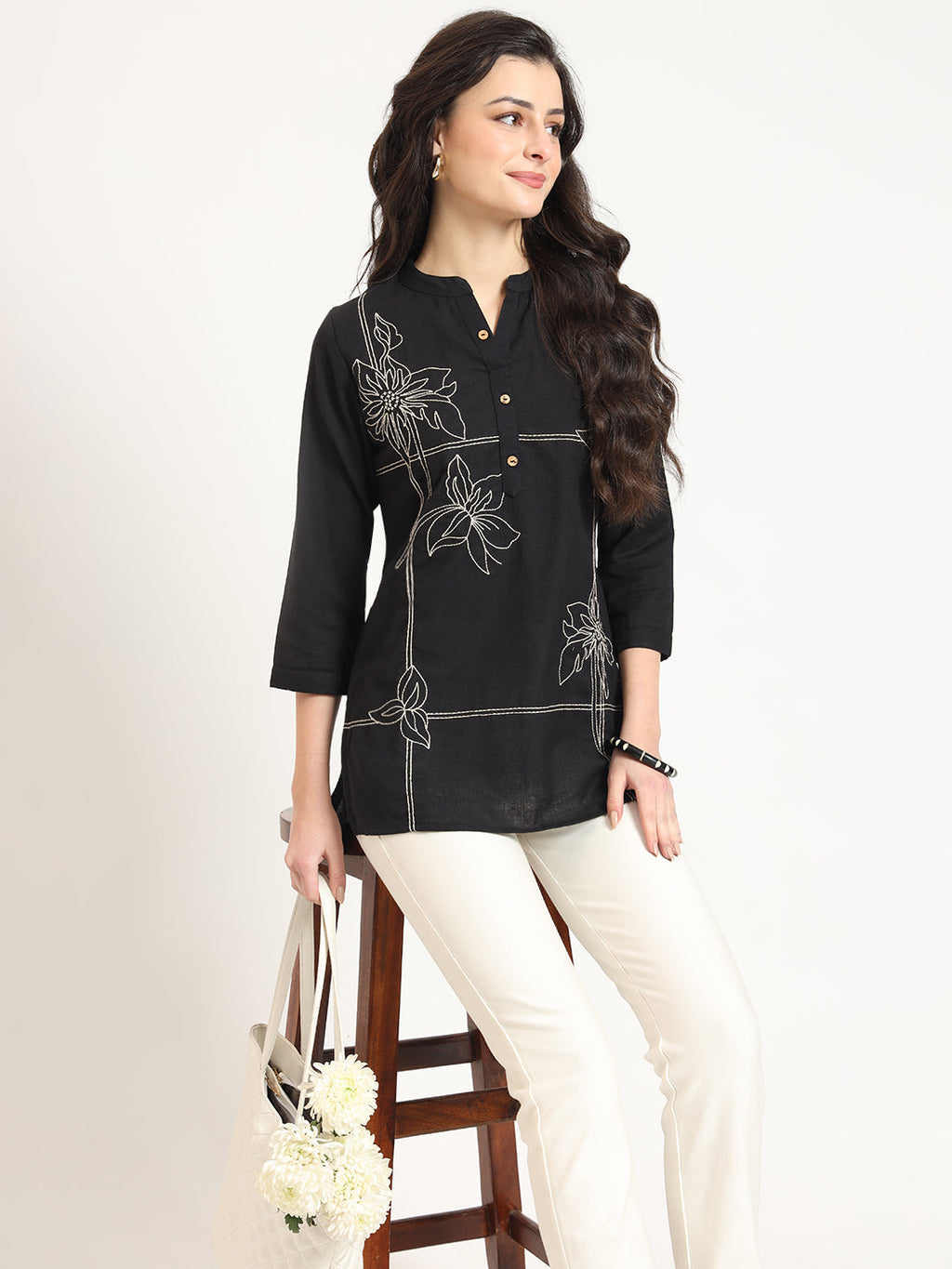 Noe Velarro Black Embroidery Cotton Fabric Satraight Top
