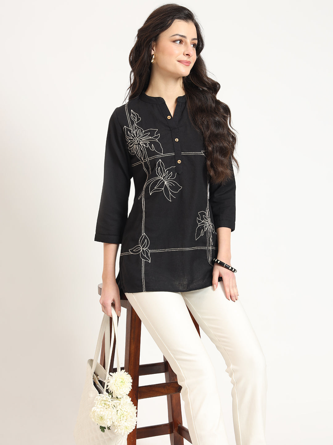 Noe Velarro Black Embroidery Cotton Fabric Satraight Top