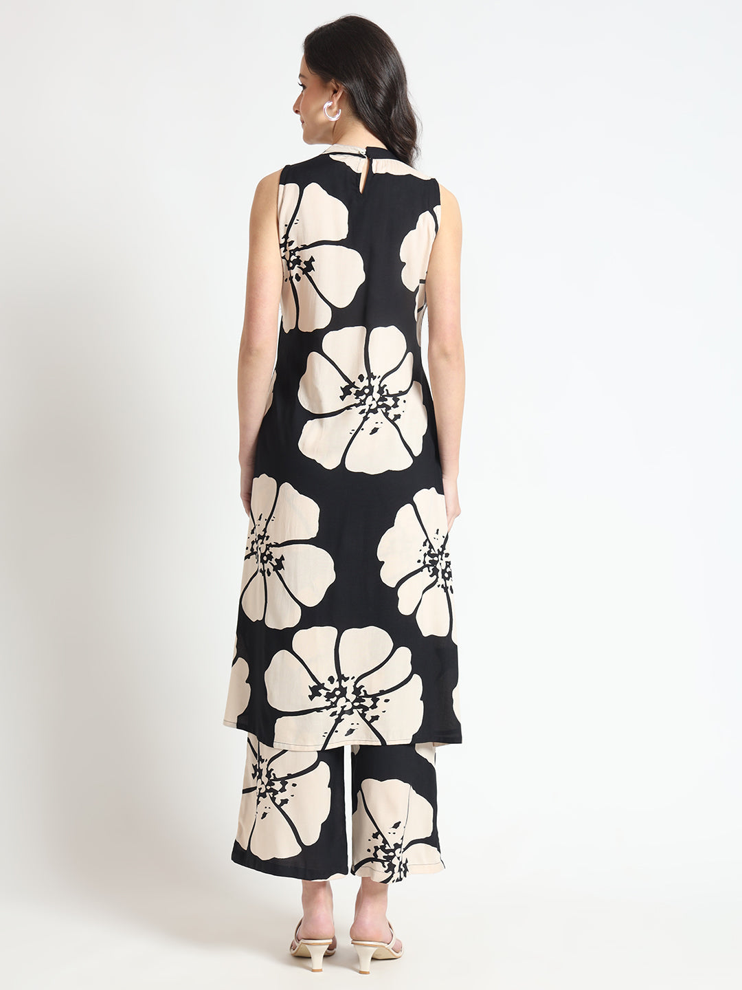 Noe Velarro Black Floral Print Rayon Sleeveless Co-ord Set