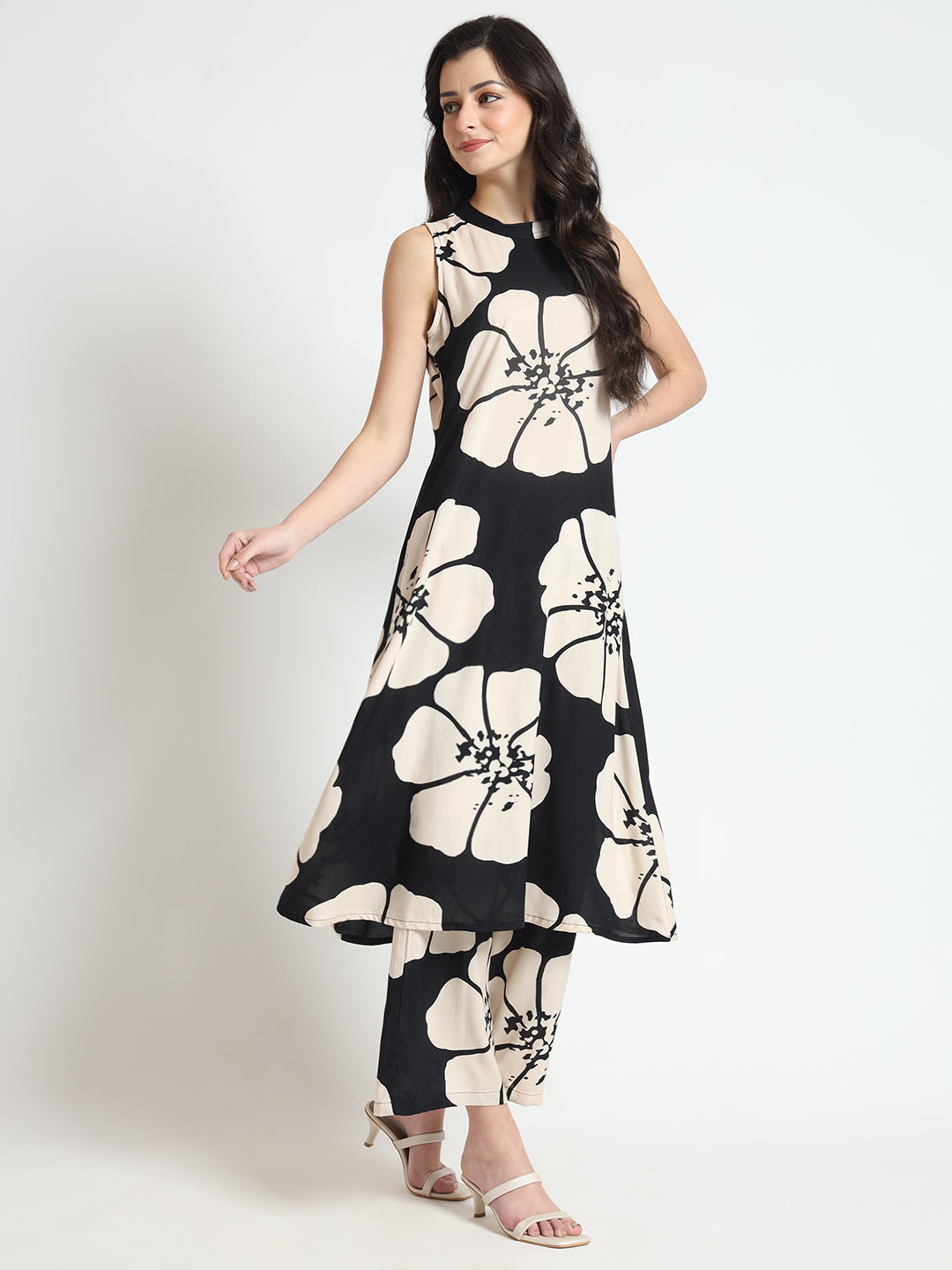 Noe Velarro Black Floral Print Rayon Sleeveless Co-ord Set