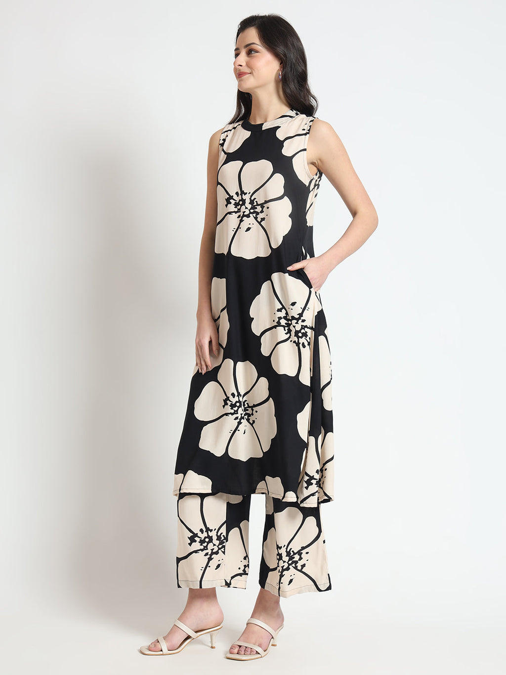 Noe Velarro Black Floral Print Rayon Sleeveless Co-ord Set