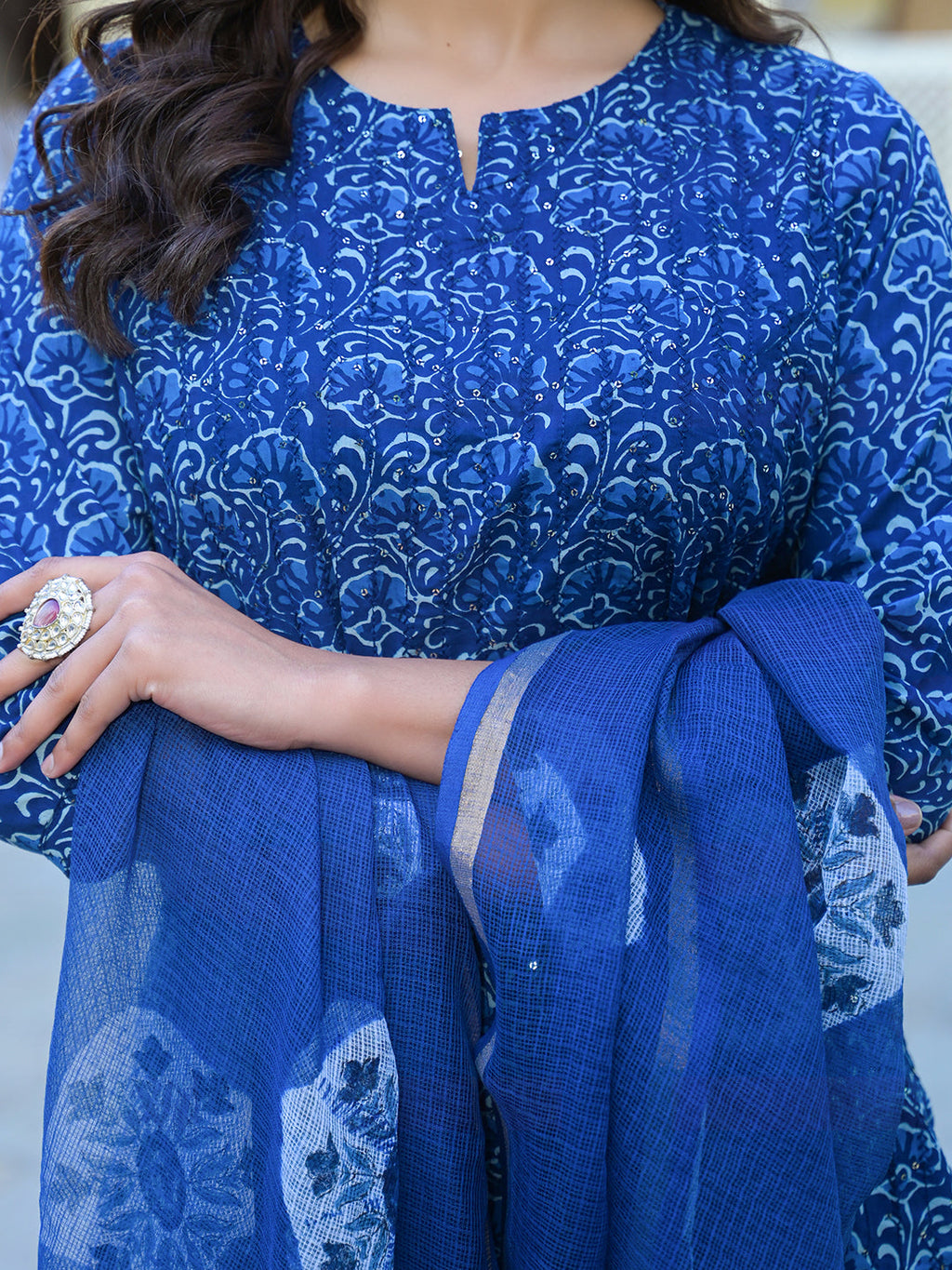 Noe Velarro Blue Floral Printed Straight Kurta Pant Set