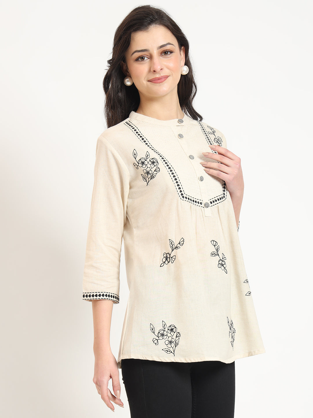 Noe Velarro Off White Cotton Round Neck Embroidery Top