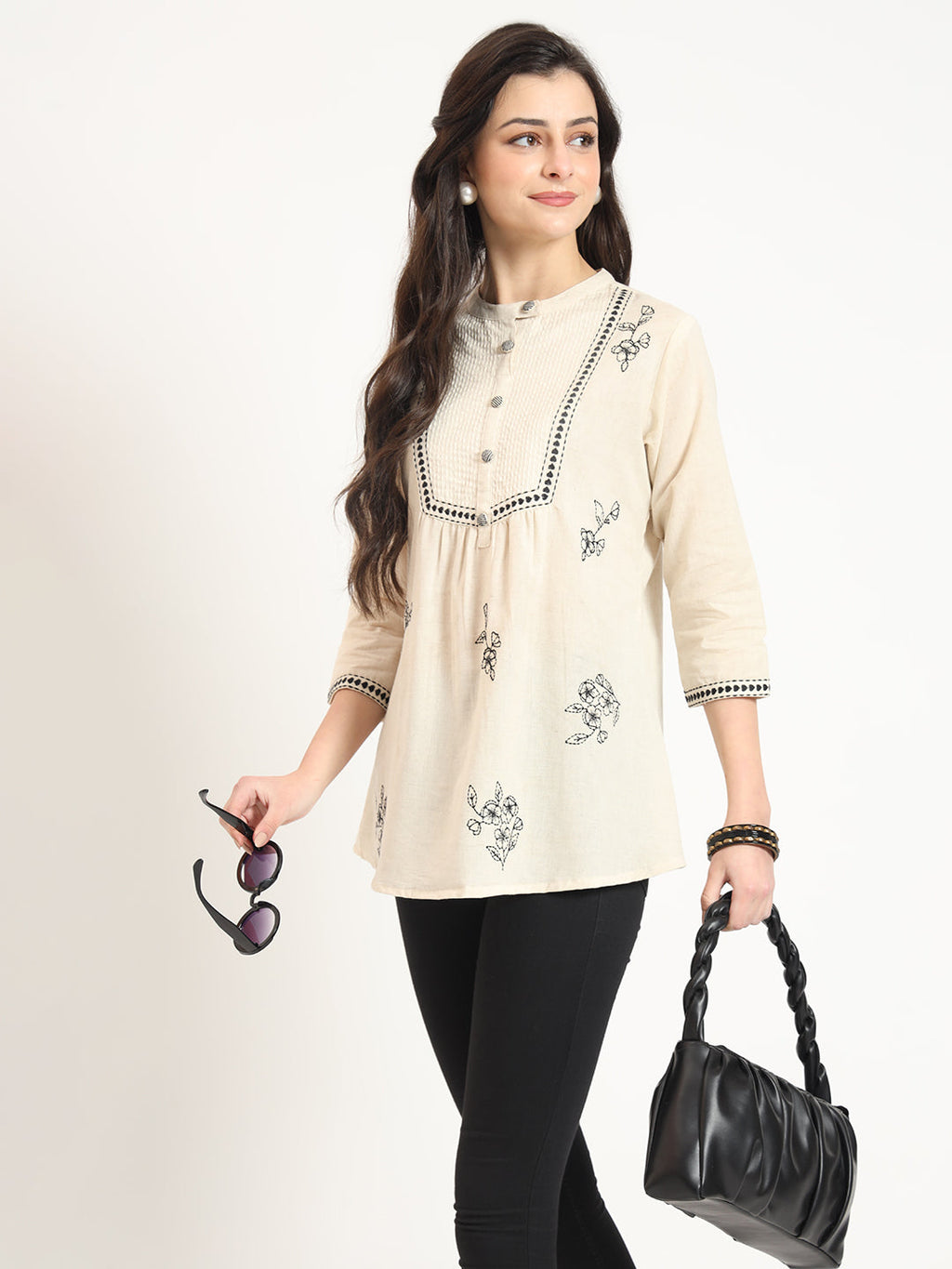 Noe Velarro Off White Cotton Round Neck Embroidery Top