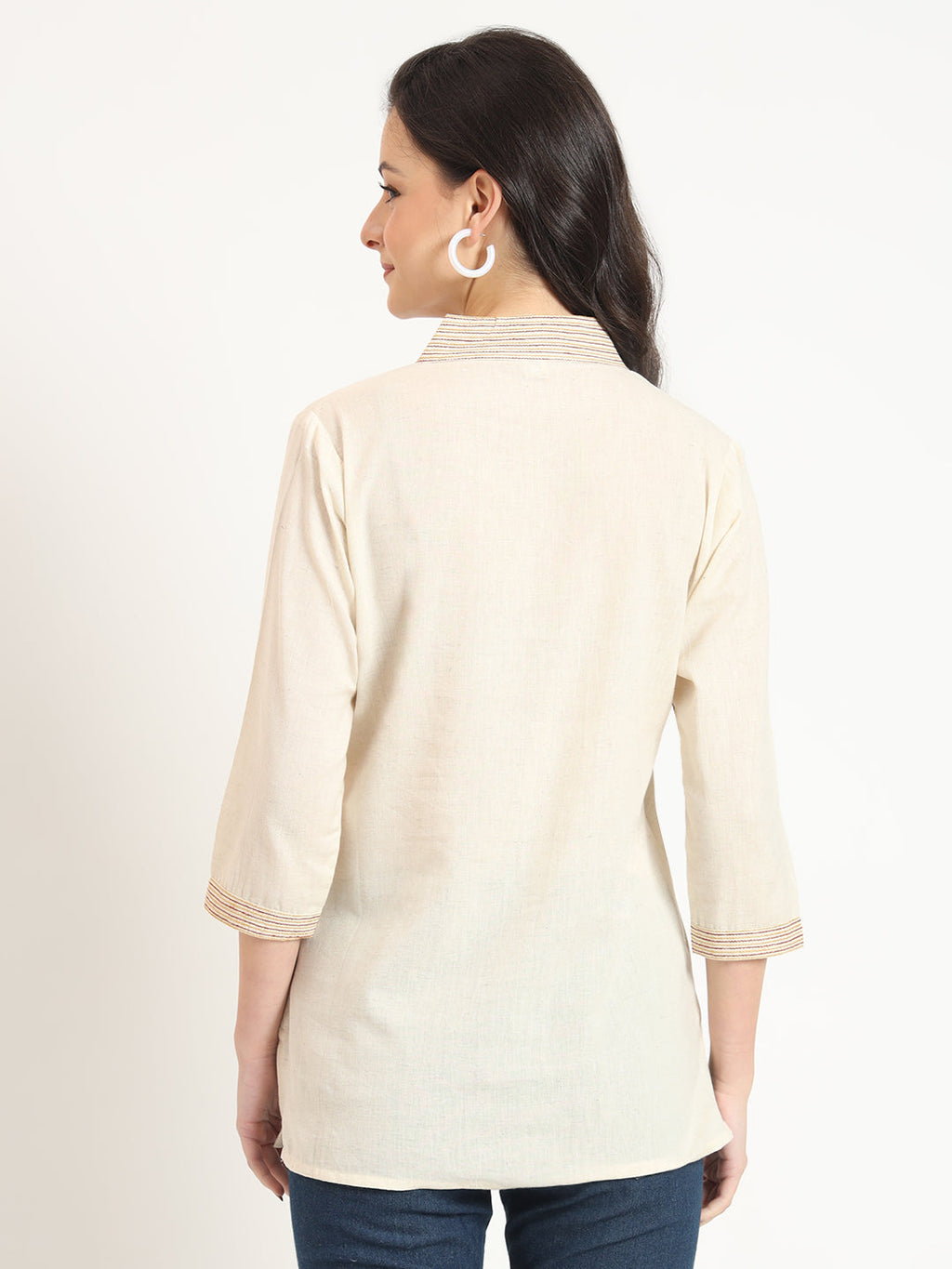 Noe Velarro Off White Cotton V-Neck Embroidery Top