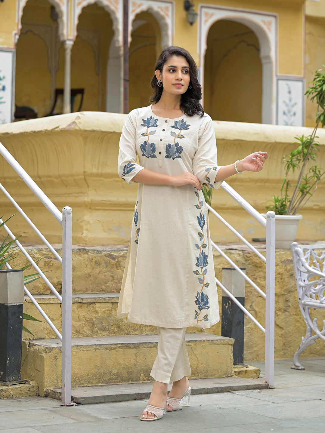 Noe Velarro Off White Blue Embroidary Kurta Pant Set