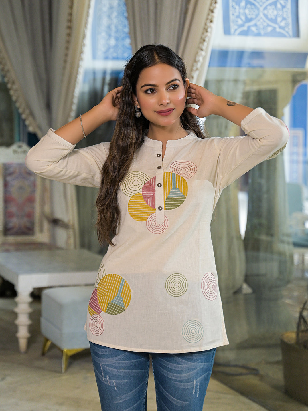 Noe Velarro Offwhite Embroidery Cotton Fabric Straight Top