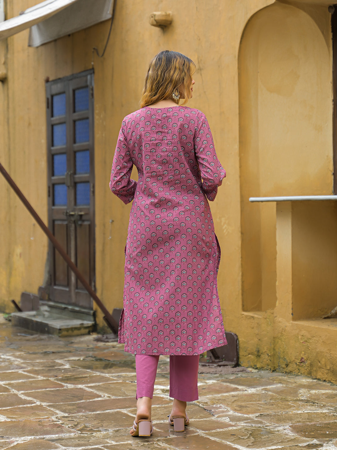 Noe Velarro Pink Embroidered Cotton Straight Kurta Pant Set With Dupatta