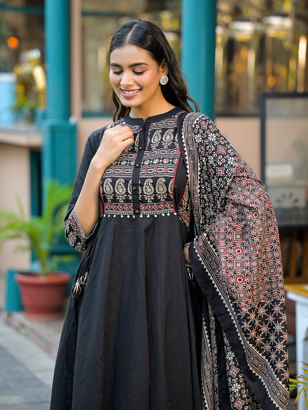 Noe Velarro Black Paisley Print Cotton Anarkali Kurta Sets With Dupatta