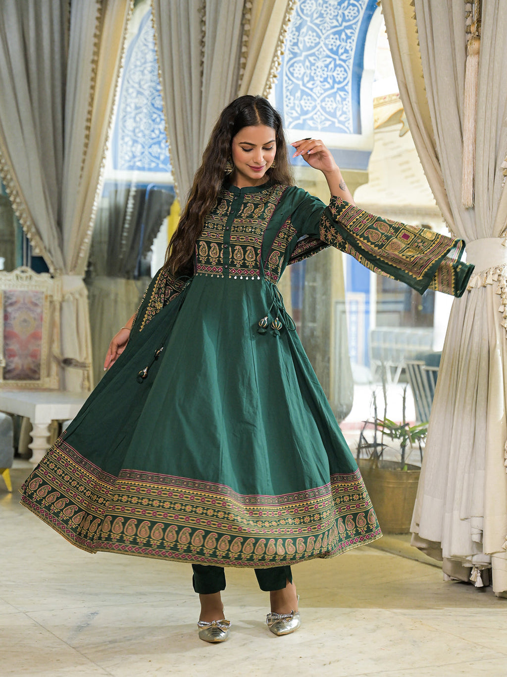 Noe Velarro Green Paisley Print Cotton Anarkali Kurta Pant Set With Dupatta