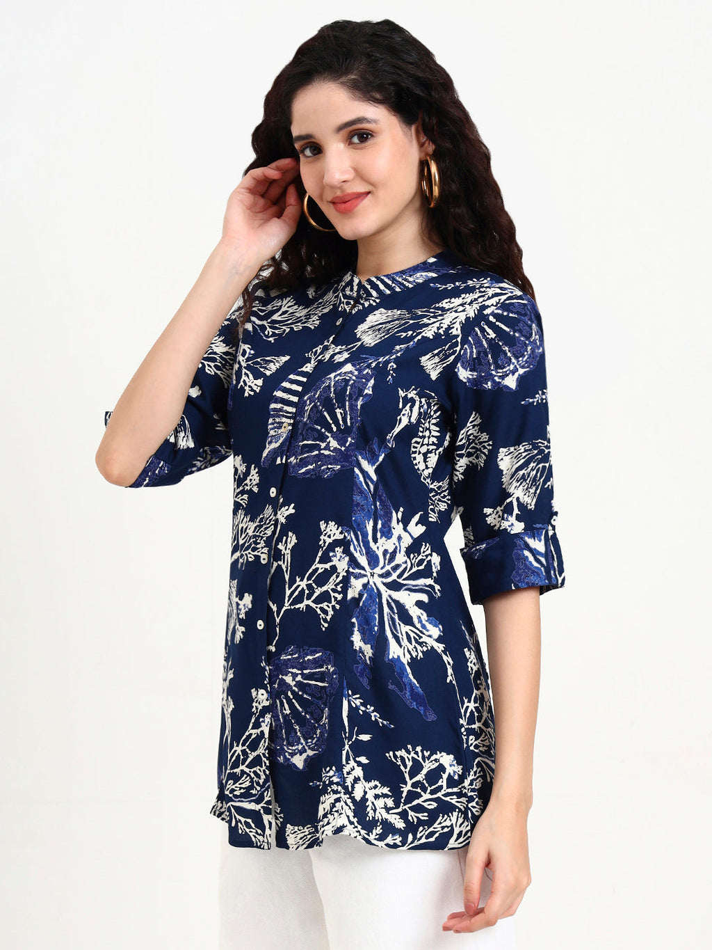 Noe Velarro Blue Printed Rayon Top