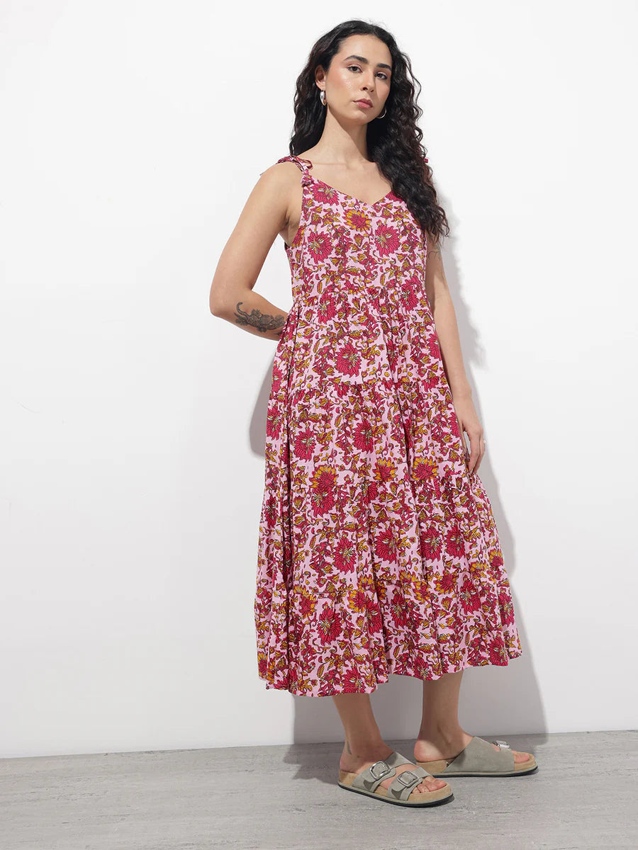 Noe Velarro Pink Shoulder Strapes
Fit & Flared Cotton Dress