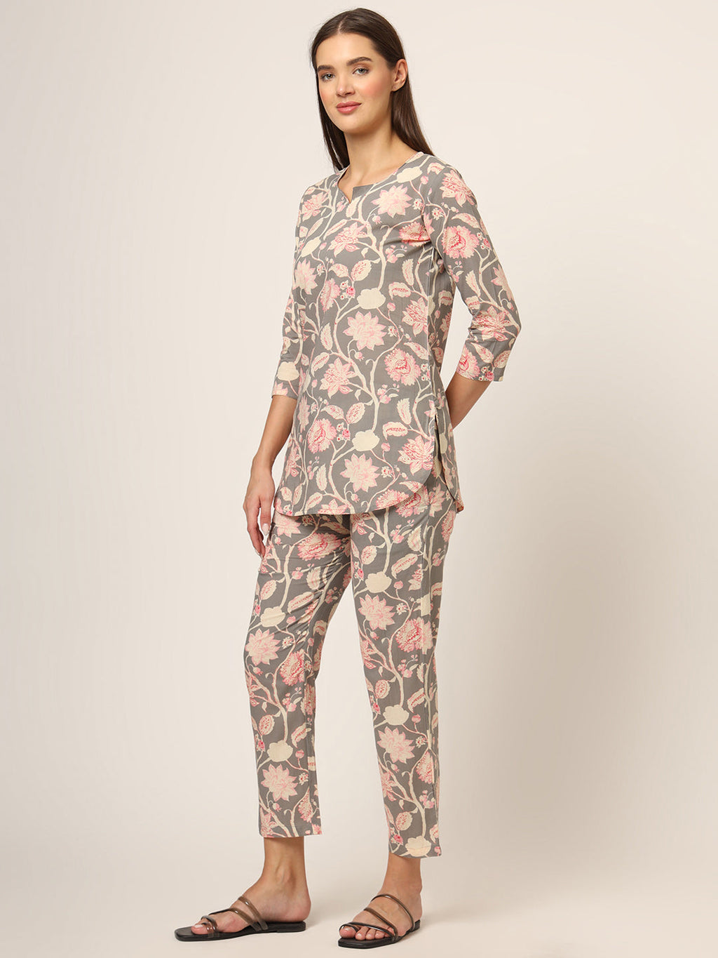 Noe Velarro Grey Floral Print Cotton Regular Fit Night Suit