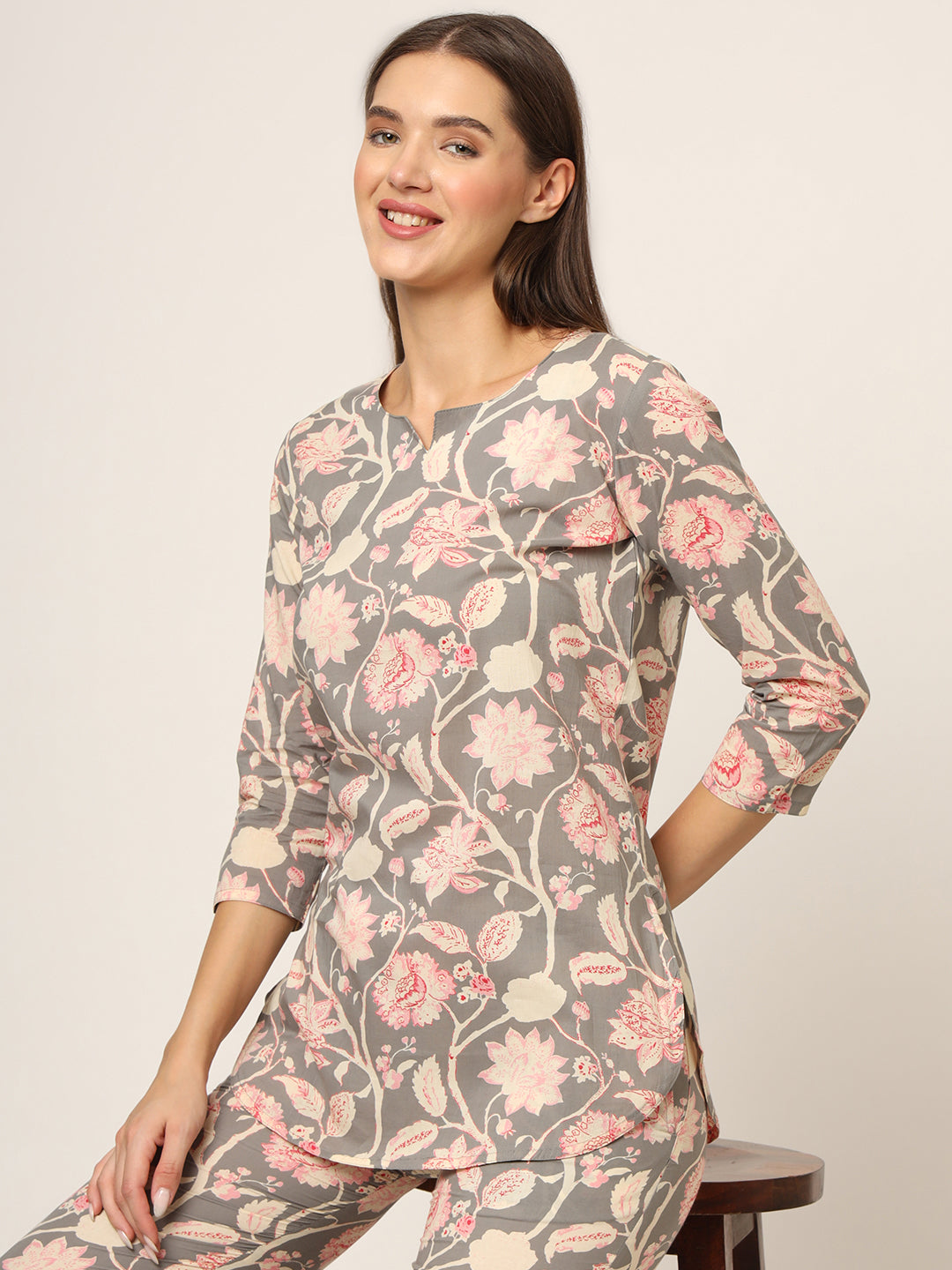 Noe Velarro Grey Floral Print Cotton Regular Fit Night Suit