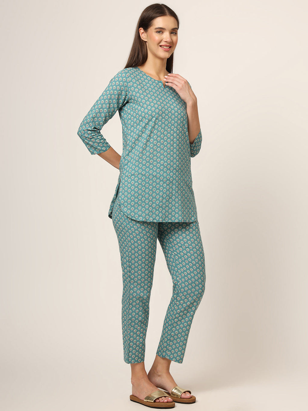 Noe Velarro Green Floral Print Cotton Regular Fit Night Suit