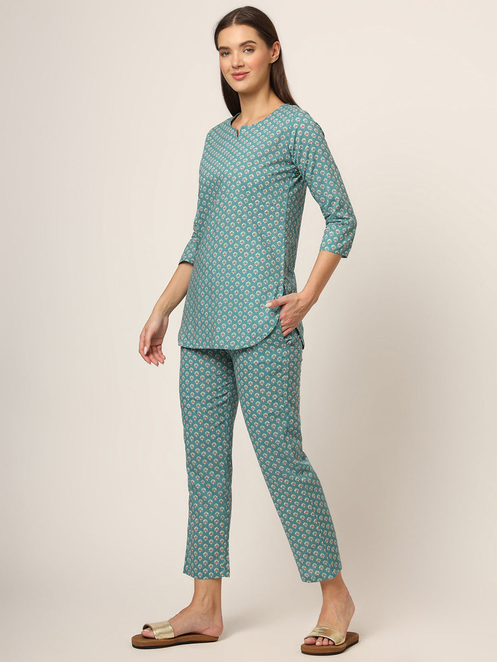 Noe Velarro Green Floral Print Cotton Regular Fit Night Suit