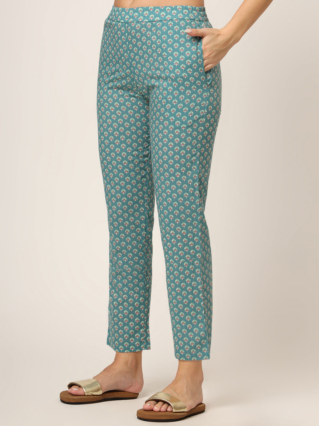 Noe Velarro Green Floral Print Cotton Regular Fit Night Suit