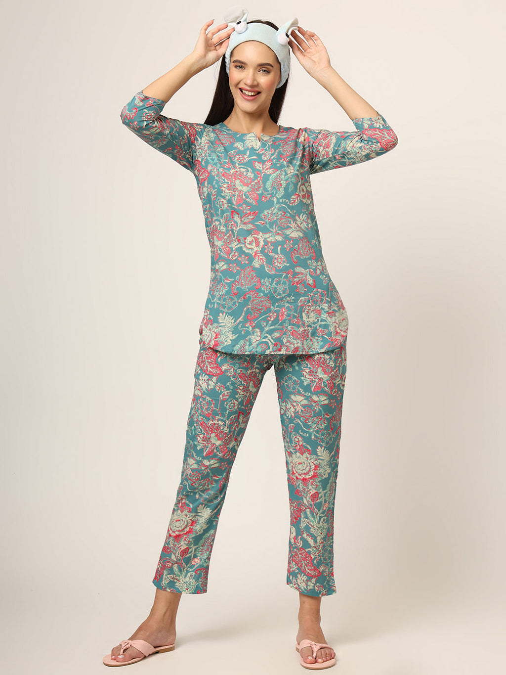 Noe Velarro Green Floral Print Cotton Regular Fit Night Suit