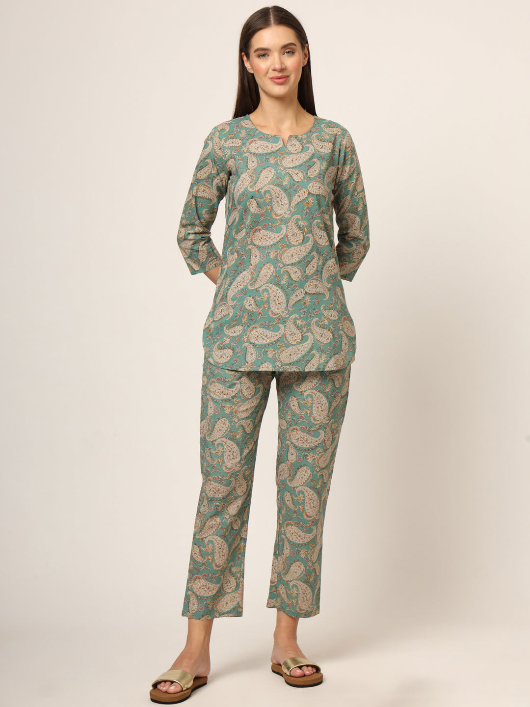 Noe Velarro Green Floral Print Cotton Regular Fit Night Suit