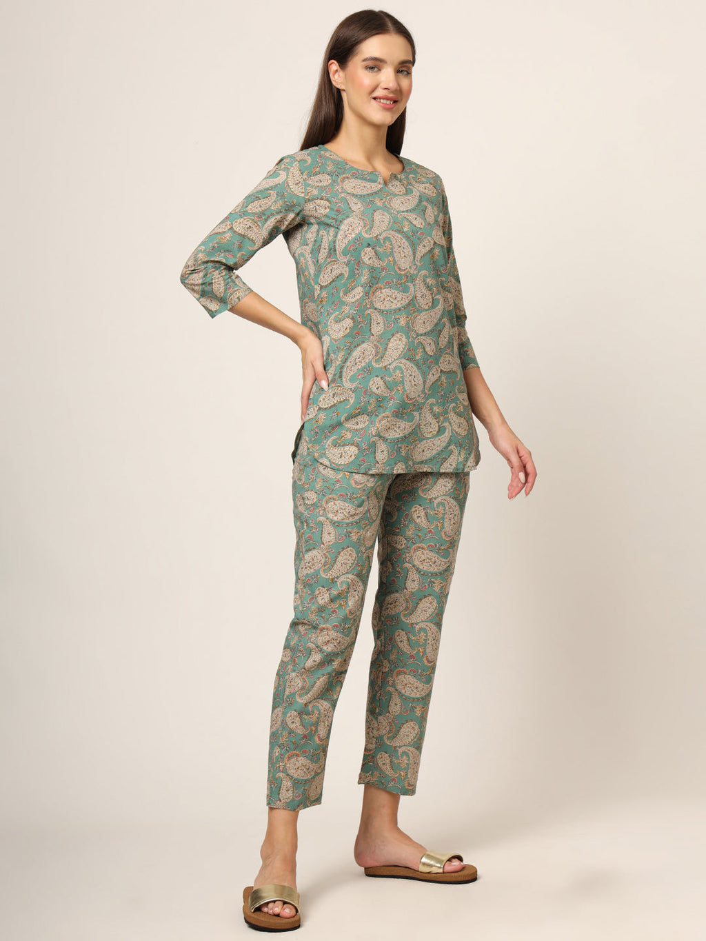 Noe Velarro Green Floral Print Cotton Regular Fit Night Suit