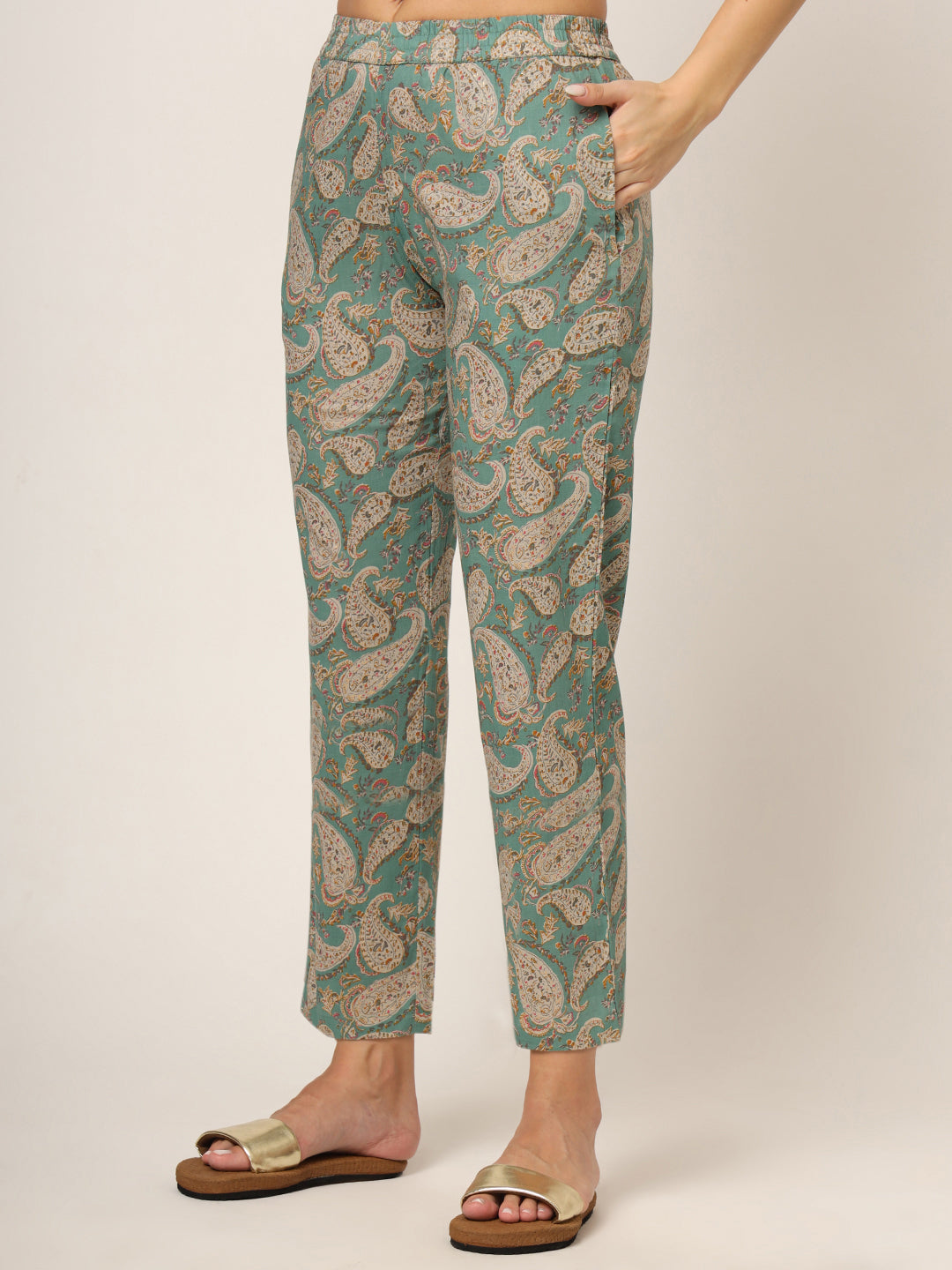 Noe Velarro Green Floral Print Cotton Regular Fit Night Suit