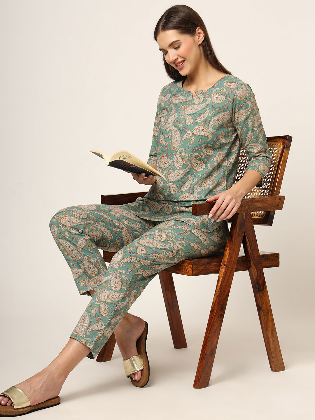 Noe Velarro Green Floral Print Cotton Regular Fit Night Suit