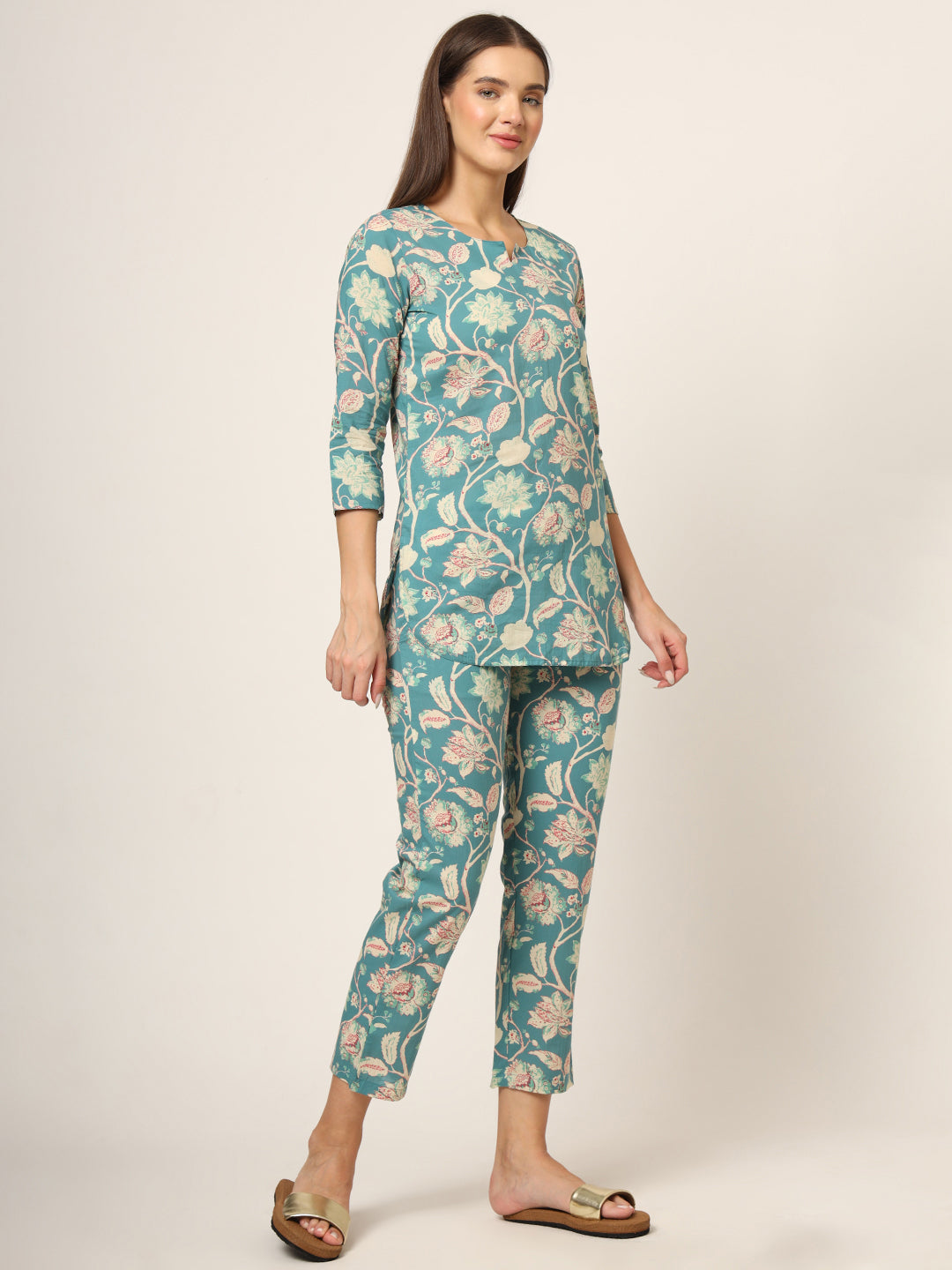 Noe Velarro Green Floral Print Cotton Regular Fit Night Suit