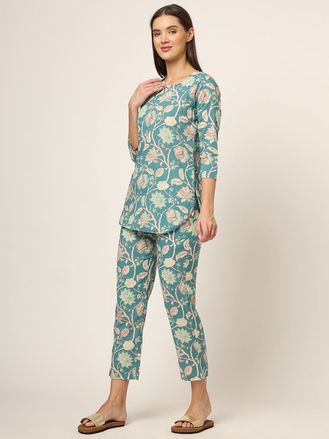 Noe Velarro Green Floral Print Cotton Regular Fit Night Suit