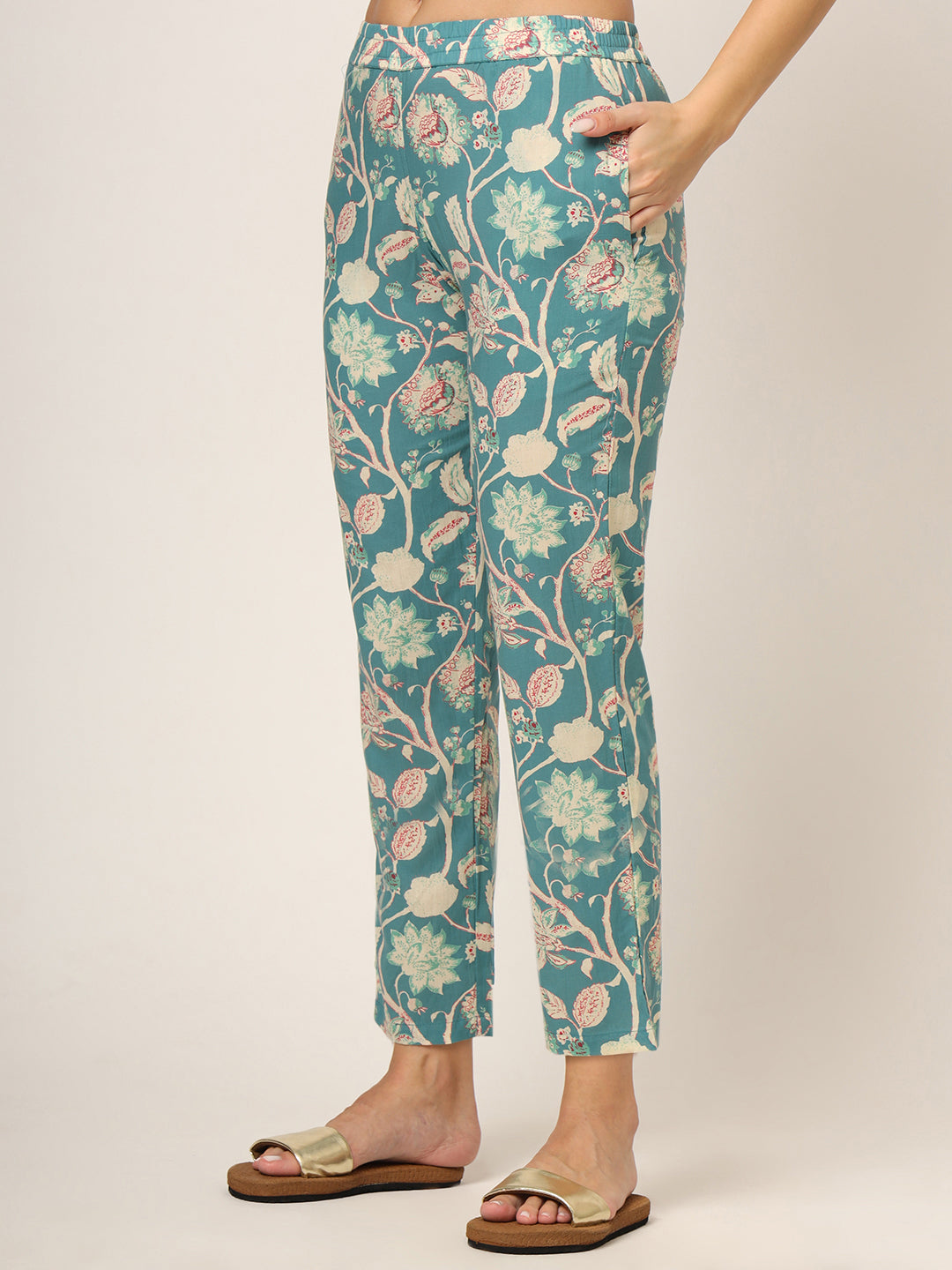 Noe Velarro Green Floral Print Cotton Regular Fit Night Suit