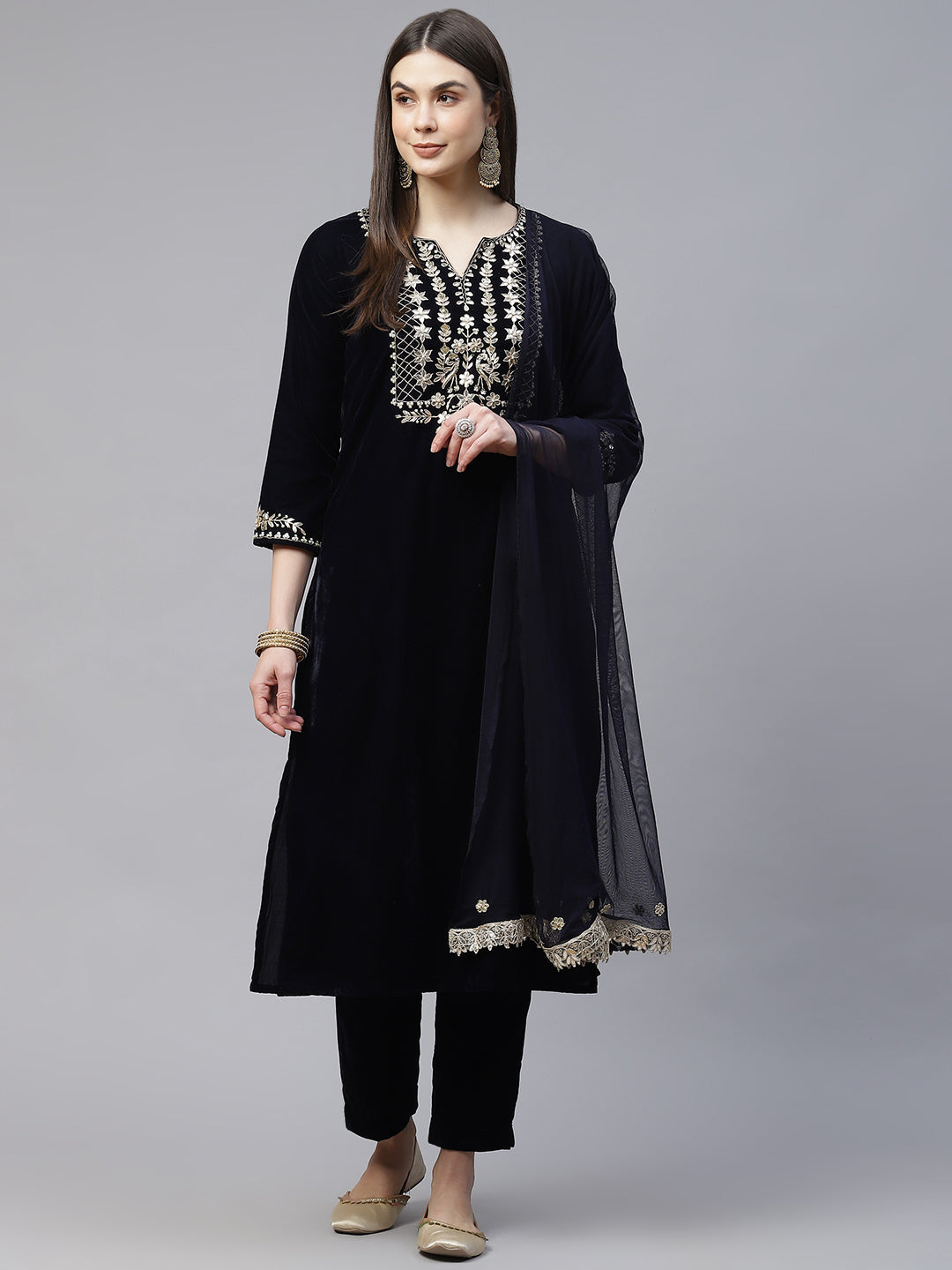 Noe Velarro Royal Navy Blue Velvet Zardozi work Embroidered Kurta Pant With Net Dupatta set