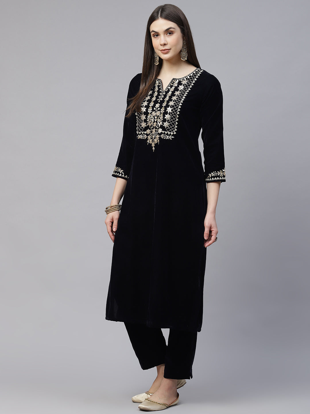 Noe Velarro Royal Navy Blue Velvet Zardozi work Embroidered Kurta Pant With Net Dupatta set