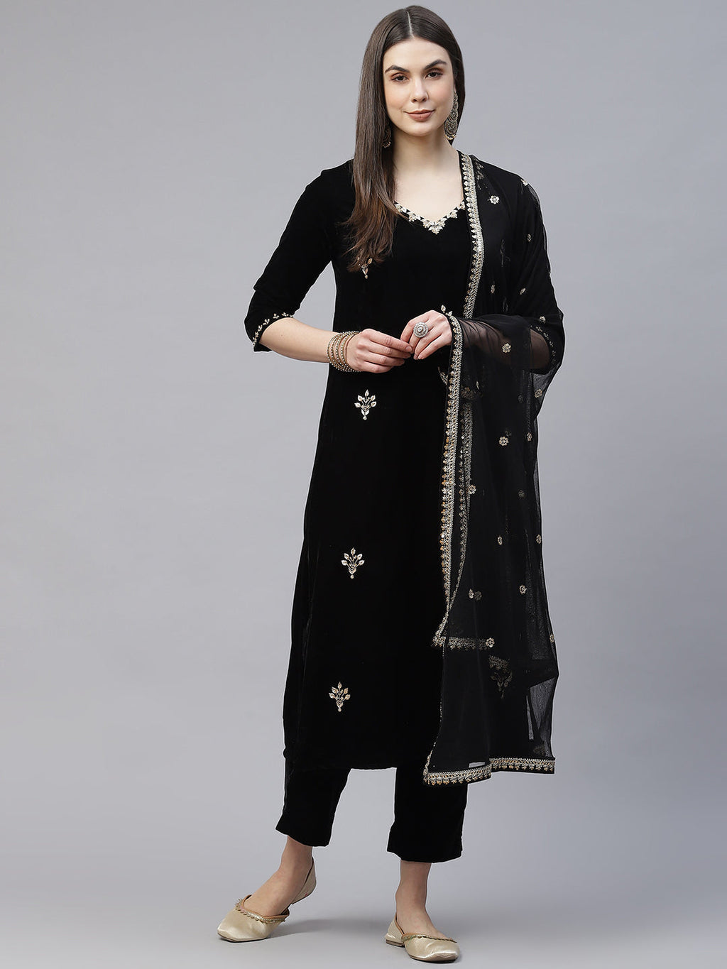 Noe Velarro Black Velvet hand work Kurta pant With Net Dupatta set