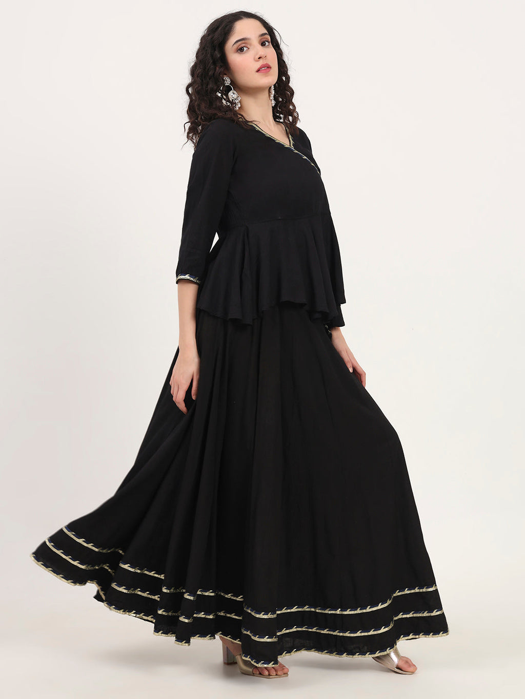 Noe Velarro Back Gota Hand Work lehenga dupatta set