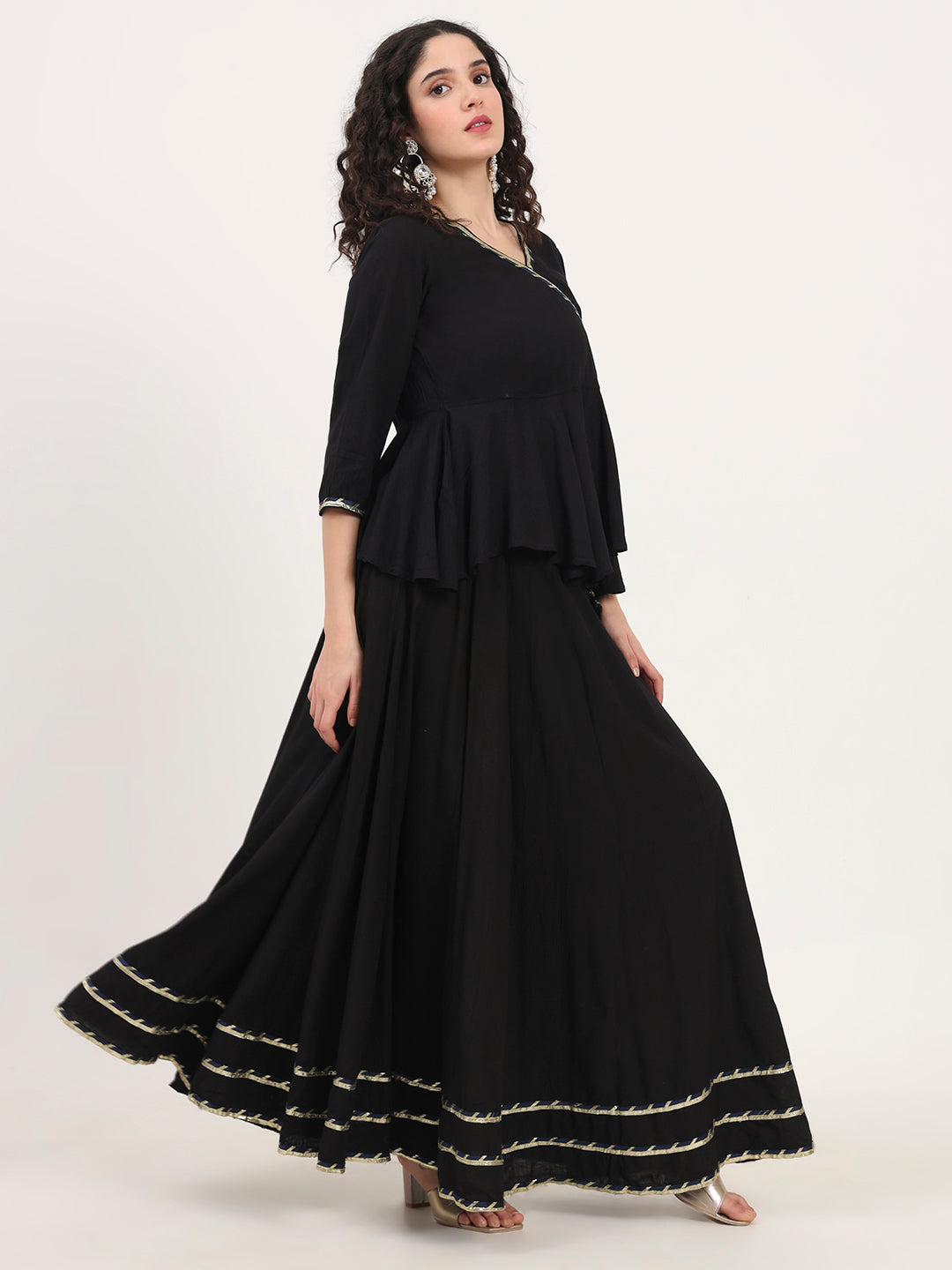 Noe Velarro Back Gota Hand Work lehenga dupatta set