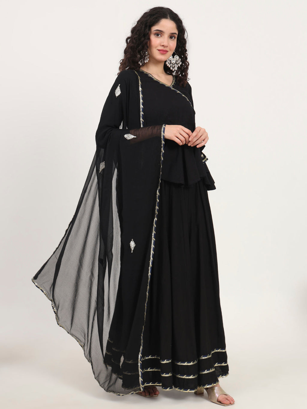 Noe Velarro Back Gota Hand Work lehenga dupatta set