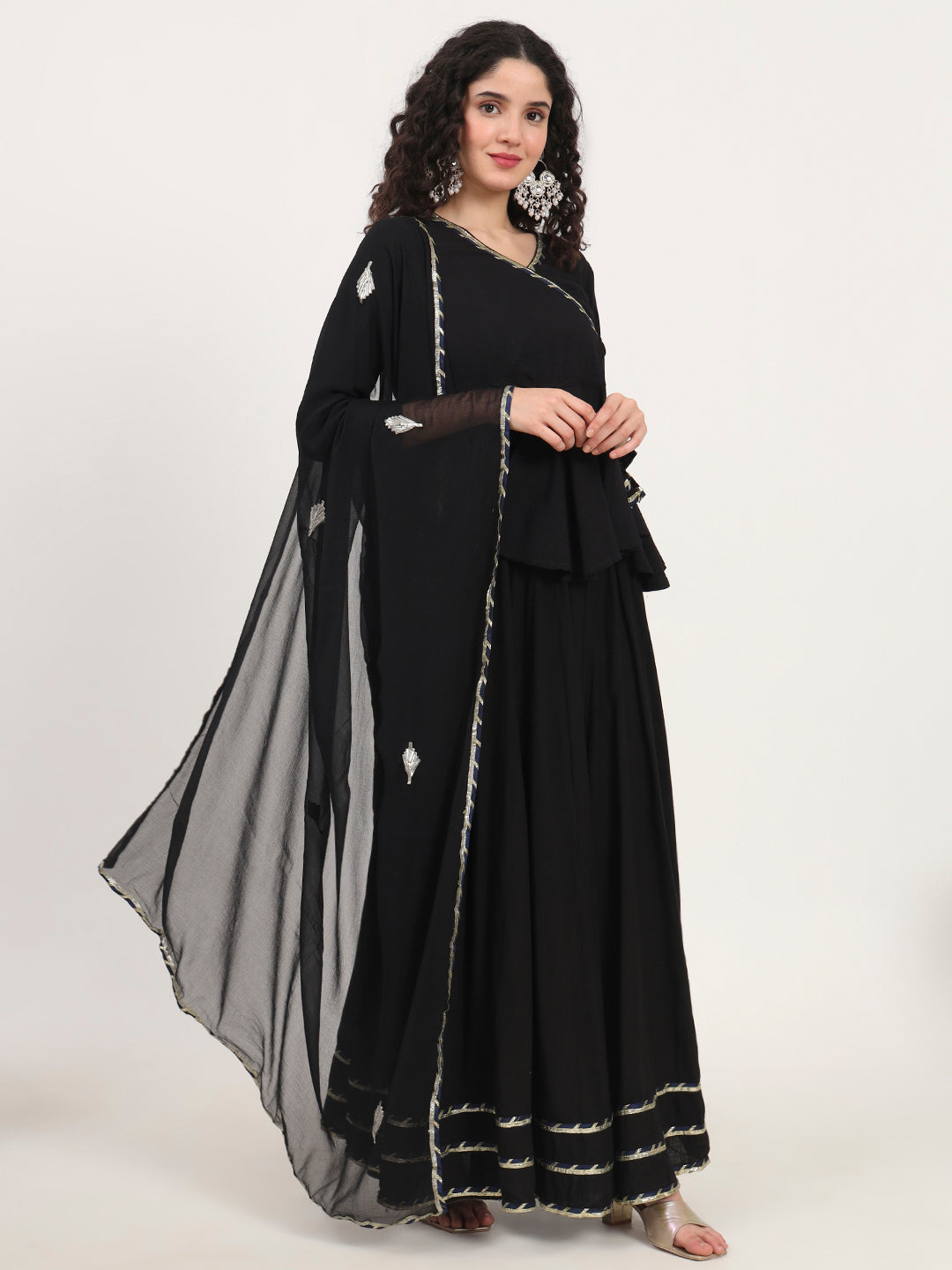 Noe Velarro Back Gota Hand Work lehenga dupatta set
