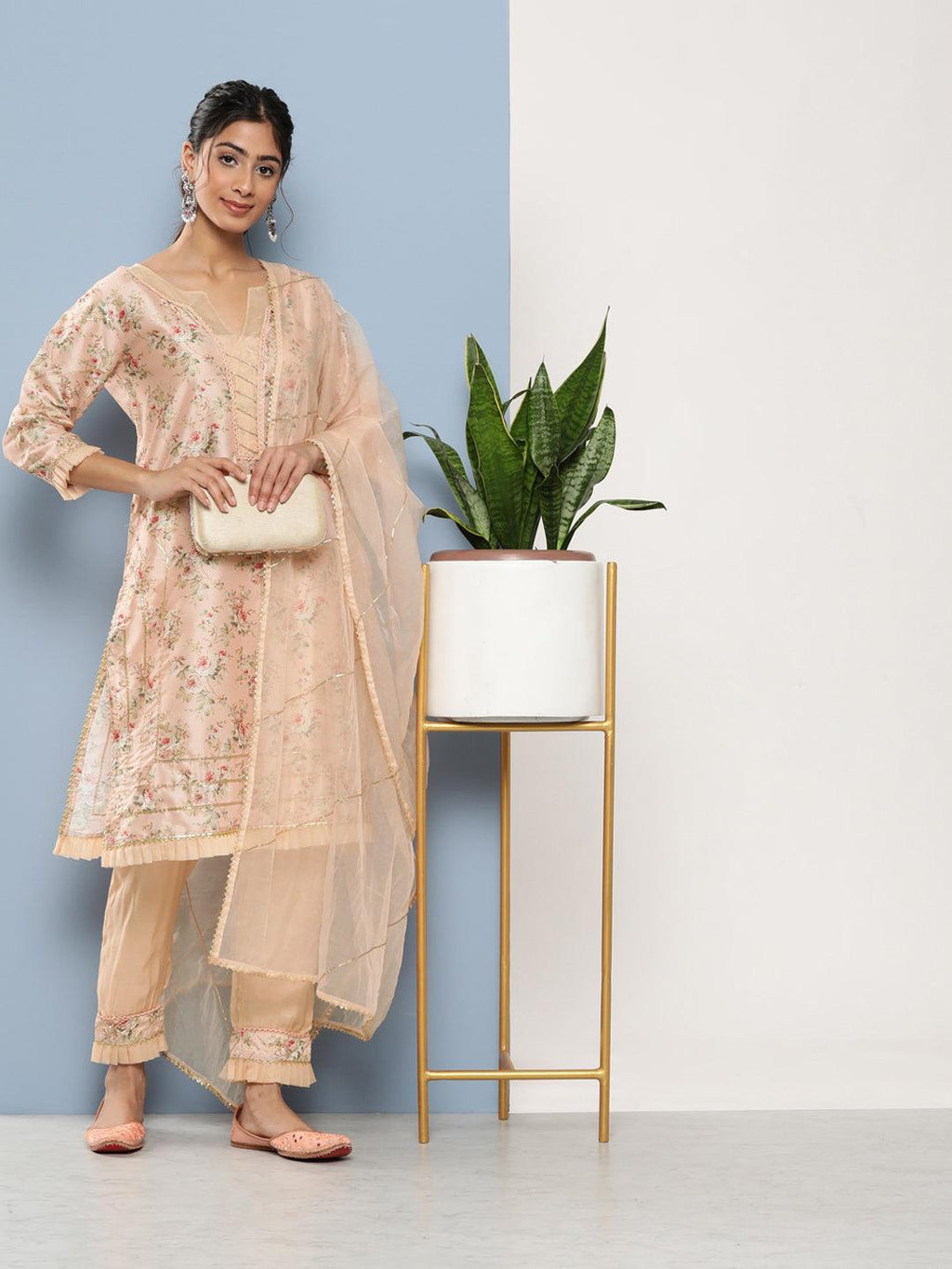 Divena Poly Chanderi floral Printed Kurta Pant Set with Organza Dupatta - divena world