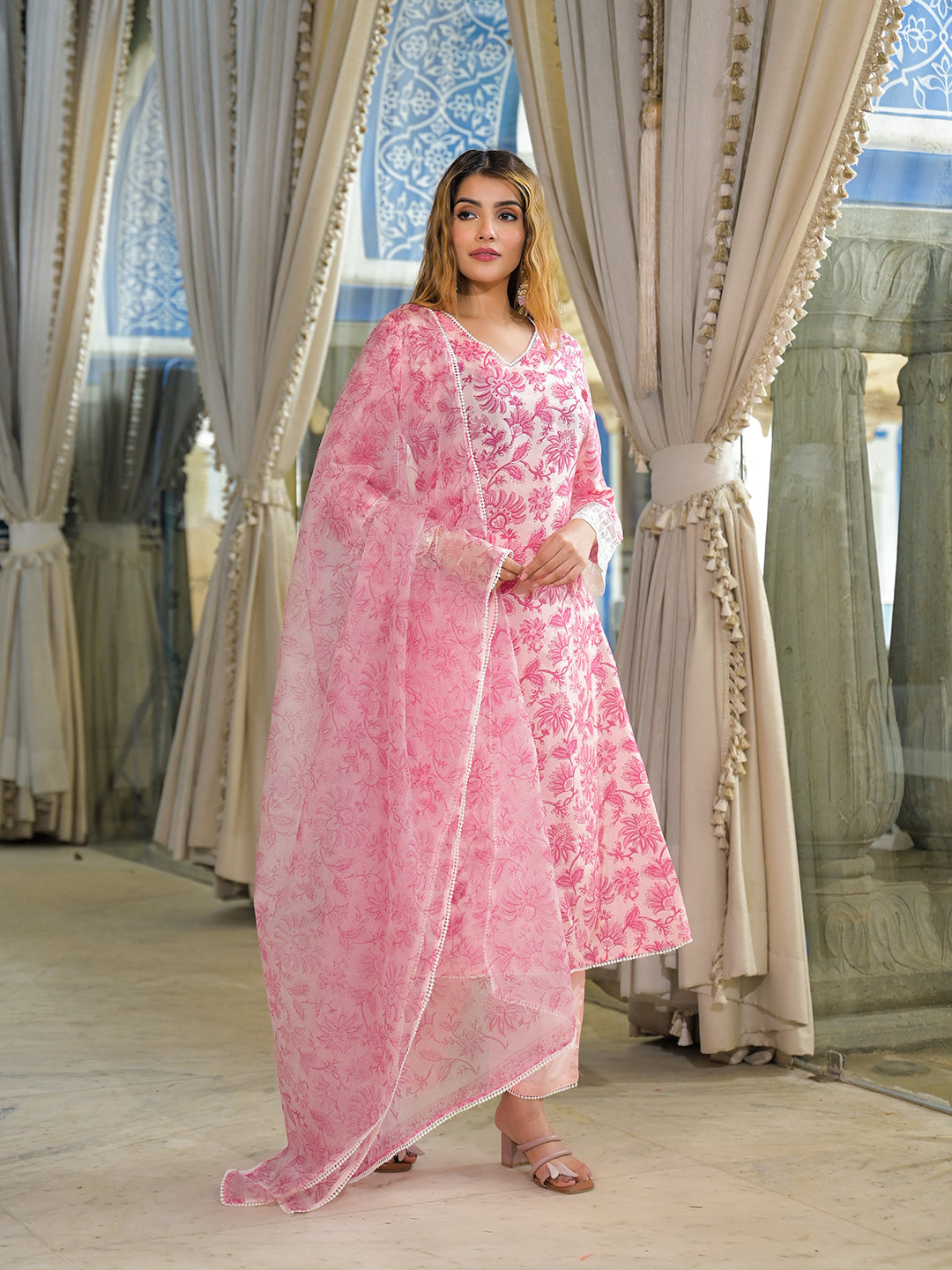 Noe Velarro Pink Hand Block Tussar Silk Straight Kurta Pant With Dupatta